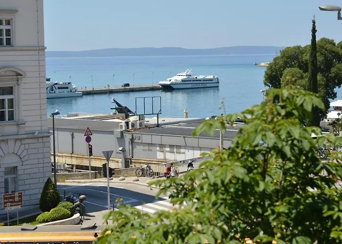 Luxury Living アパート *